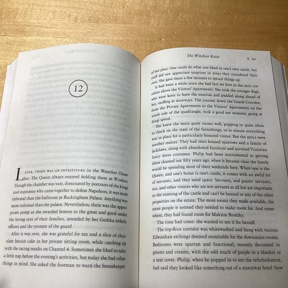 New  Book - The Windsor Knot by SJ Bennett - Picture 3 of 3